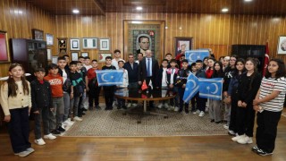 Kerkükten Erzuruma uzanan eğitim köprüsü: Başarılı öğrenciler Rektör Hacımüftüoğlunun misafiri oldu