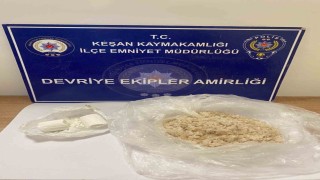 Keşan'da polisin durdurduğu bir ticari taksiden 157,61 gram uyuşturucu ele geçirildi