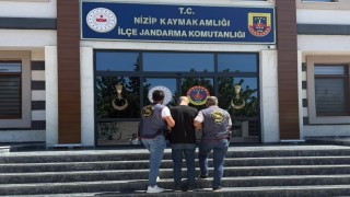 Kesinleşmiş 10ar yıl cezayla aranan 2 şahıs yakalandı