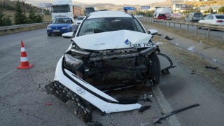 Kırıkkalede otomobiller çarpıştı: 4 yaralı