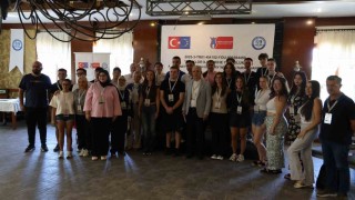 Kırşehirde 5 ülkeden 30 genç kültür etkileşimi için buluştu