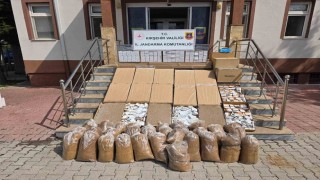 Kırşehir'de 851 bin lira değerinde kaçak makaron ve dolum makinesi ele geçirildi