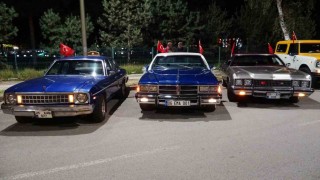 Klasik araçları Erzurum sokaklarında nostalji rüzgarı estirdi