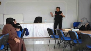 Köy köy gezen Bayburt AFAD ekipleri vatandaşları afetler hakkında bilgilendiriyor