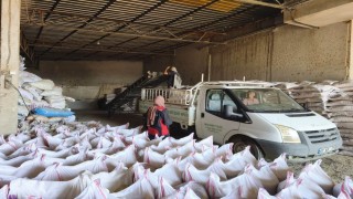 Kozanda yangından etkilenen hayvan yetiştiricilerine 24 ton yem desteği
