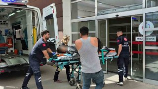 Küçük çocuğun kullandığı iş makinesi devrildi: 1 yaralı
