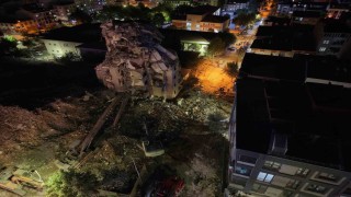 Küçükçekmece'de yıkım çalışmasında çöken binada arama çalışmaları sona erdi