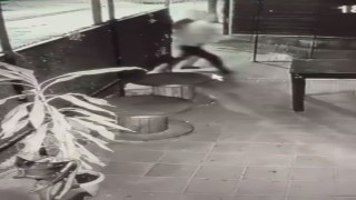 Küçükçekmece'deki binanın çökme anları ortaya çıktı: 2 kişi son anda kurtuldu