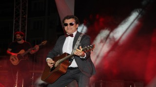 Kula, Ayna'nın şarkılarıyla coştu