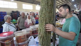 Kuru çiçek bamya pazarda gramla satılıyor: Hızırın cebinden düşen bamya