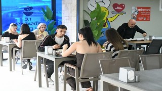 Kuşadasında Kent Lokantası her gün 500 kişiyi ağırlıyor
