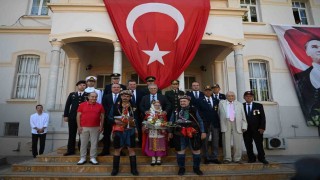 Kuşadasının kurtuluşunun 104üncü yıl dönümü törenle kutlandı
