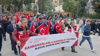 Kütahya'da Gaziler Günü'nde 'Kahramanlarla Kardeşlik Yolunda' yürüyüşü