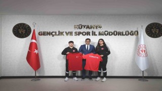 Kütahyalı iki sporcu Avrupa Kuraş Şampiyonasında Türkiye için mücadele edecek