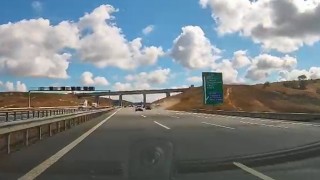 Kuzey Marmara Otoyolu tırın dorsesi koparak şarampole yuvarlandı