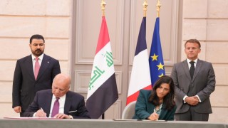 Macron, Irak Başbakanı Zeydi ile bir araya geldi