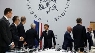 Macron: "Rusya'nın Avrupalılara ve Fransa'ya yönelik hibrit tehdidi yoğunlaştı"