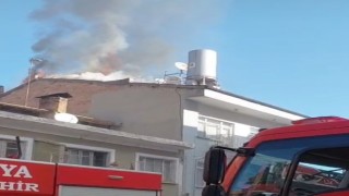 Malatya'da korkutan çatı yangını