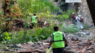 Manisa Büyükşehir ve MASKİden Çaybaşı Deresinde kış temizliği