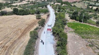 Manisa'da 1999'da açılan yol 27 yıl sonra asfaltla buluştu