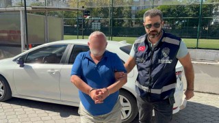 Marketten aldığı ürünleri satın almış gibi iade etmek istedi, bıçak çekip 7 bin lira gasp etti