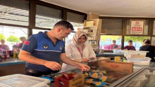 Mersin'de okul kantinlerine denetim: Tarihi geçmiş ürünler imha edildi