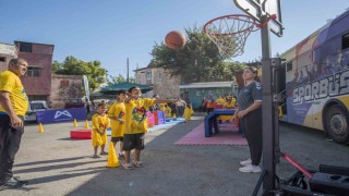 Mersinde Sporbüs ile 26 bin çocuk sporla buluştu