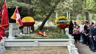 Metin Oktay, vefatının 35. yıl dönümünde kabri başında anıldı