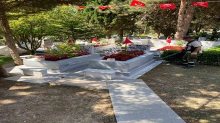 Mezarlıklara kesintisiz bakım