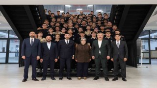 Milletvekili Ayşe Böhürler, Havacılık Lisesi öğrencilerine tecrübelerini aktardı