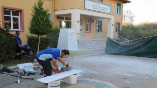 Muğla Büyükşehir'den zarar verilen Atatürk büstüne hızlı müdahale