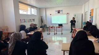 Muşta kadınlara uyuşturucu bağımlılığına karşı farkındalık semineri