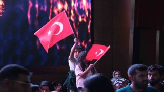 Mustafa Yıldızdoğan Erzincanda sahne aldı