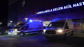 Niğde'de tır ile hafif ticari araç kafa kafaya çarpıştı: 2 ölü, 1 yaralı