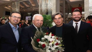 Nilüfer Belediye Başkanı Şadi Özdemir, Türkiye ve İtalya milli takımlarını karşıladı