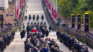 Norveç Kralı 5. Harald son yolculuğuna uğurlandı