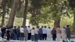 Nusaybin'de piknik yapan vatandaşlar namaz için birlikte saf tuttu