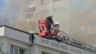Öğrenci yurdunun çatısında yangın çıktı, çok sayıda ekip sevk edildi
