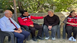 Okul bahçe görevlileri görev başında