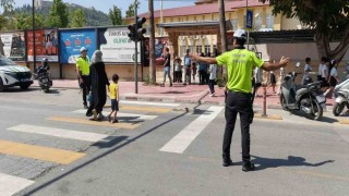 Okul önlerinde trafik güvenliği denetimleri başladı