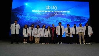 OMÜ Tıp Fakültesinde 250 öğrenci beyaz önlük giydi