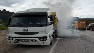Orduda seyir halindeki hafriyat kamyonunda yangın