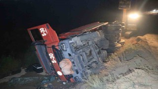 Orman yangınına müdahale eden arazöz devrildi: 2 işçi yaralandı