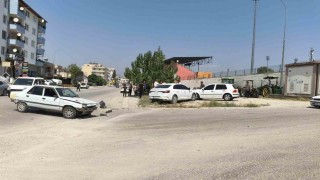 Osmaniyede 3 otomobilin karıştığı kazada 1 kişi yaralandı