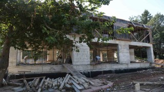 Osmaniyede Mezarlıklar Müdürlüğüne modern hizmet binası