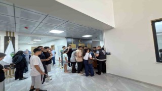 Osmaniyede üniversiteyi kazanan gençlere valiz ve havlu desteği