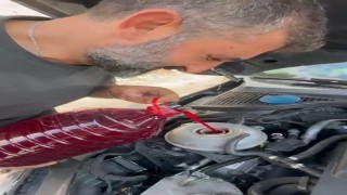 Oto tamircisi otobanda çaresiz kalınca, şalgam suyunu motor suyu olarak kullandı