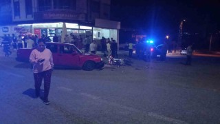 Otomobil ile motosiklet çarpıştı: 3 yaralı