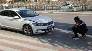 Otomobilin çarptığı yaşlı adam ağır yaralandı