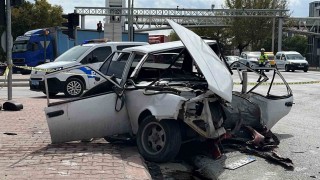 Otomobiller çarpıştı, Tofaş hurdaya döndü: 3'ü ağır 4 yaralı